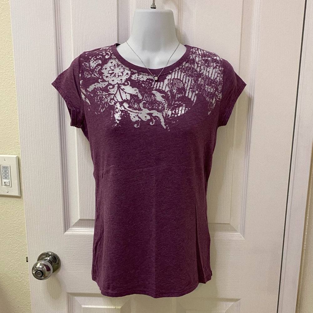 Tahari T-shirt with burn out design